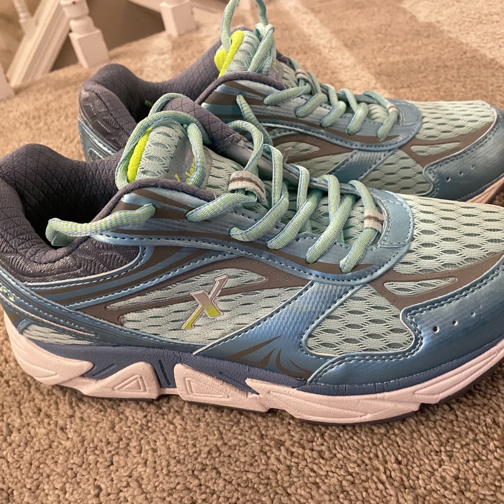 Xelero Sneakers for running walking